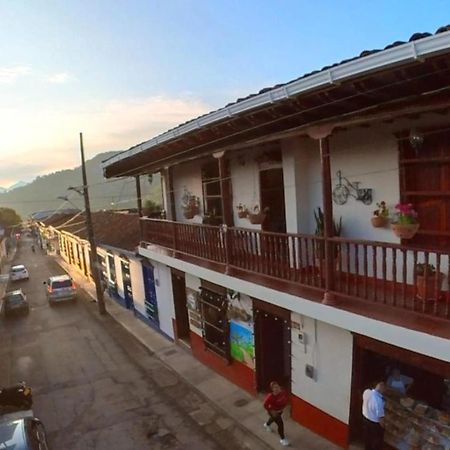 Отель La Casa De Las Flores Hostal Хардин Экстерьер фото